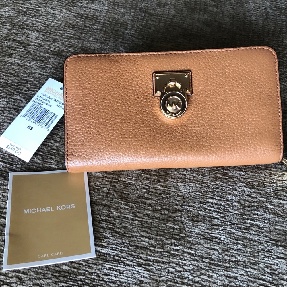 Michael Kors wallet brand new never use